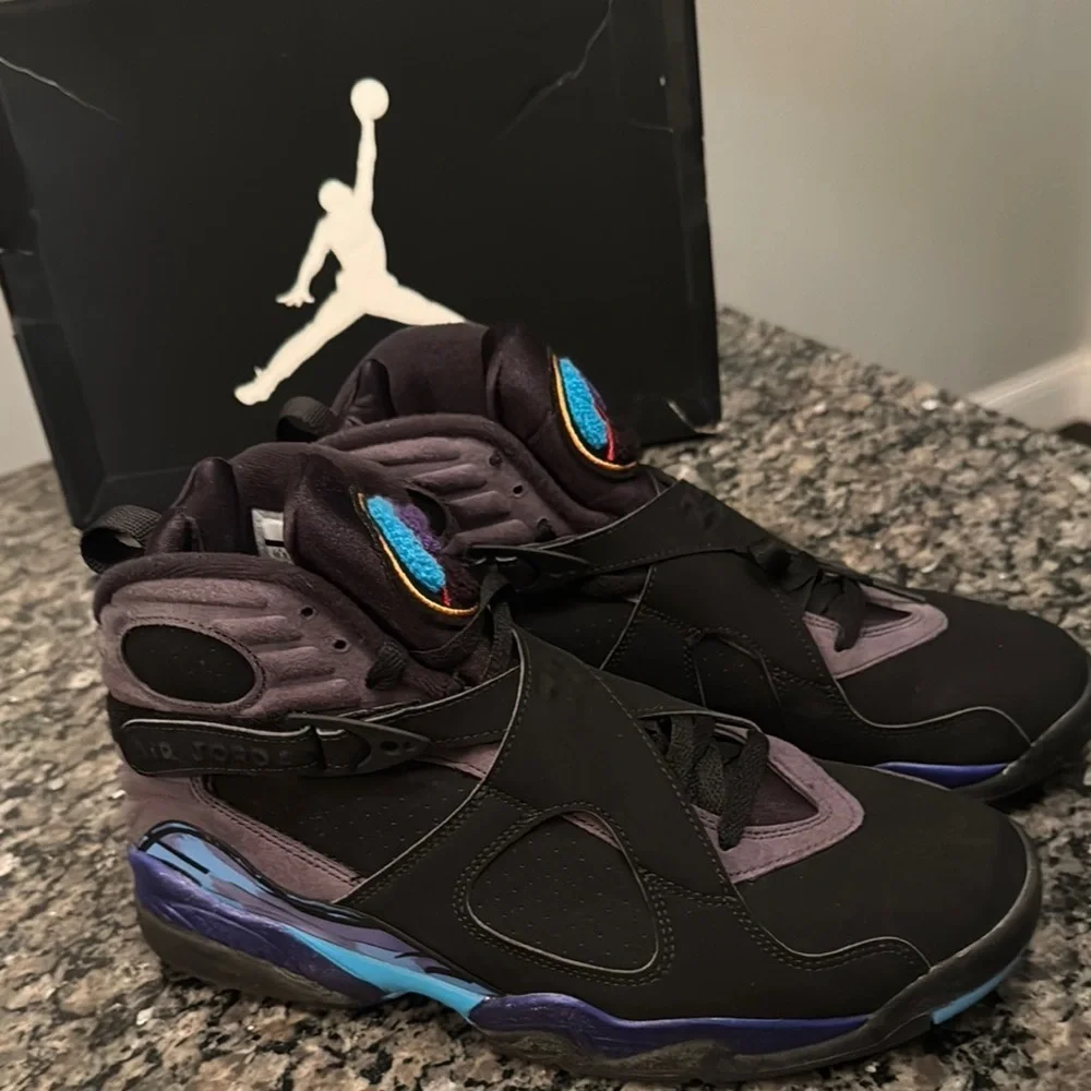 Nike Air Jordan 8 Retro Black and Blue Sneakers EUC 10.5